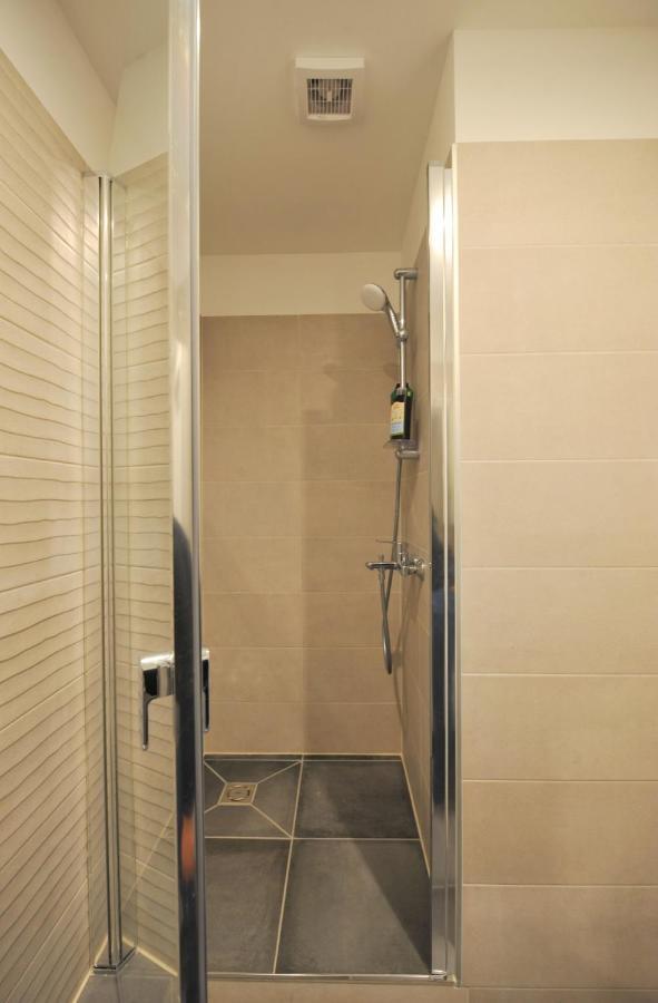Central Comfort At Hanzas Residence, Stay Near Cafes, Bars, Museums & Esplanade รีกา ภายนอก รูปภาพ