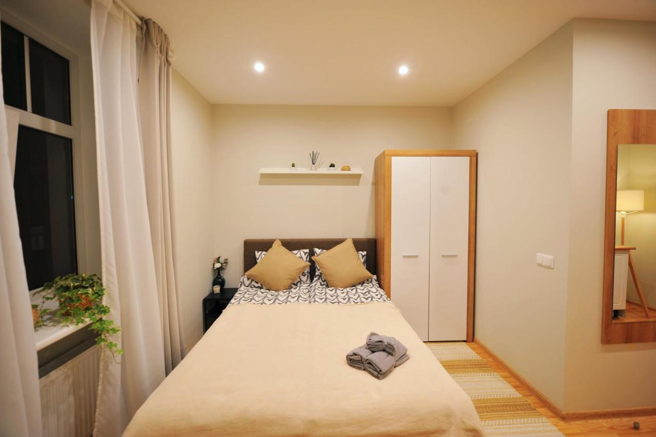 Central Comfort At Hanzas Residence, Stay Near Cafes, Bars, Museums & Esplanade รีกา ภายนอก รูปภาพ