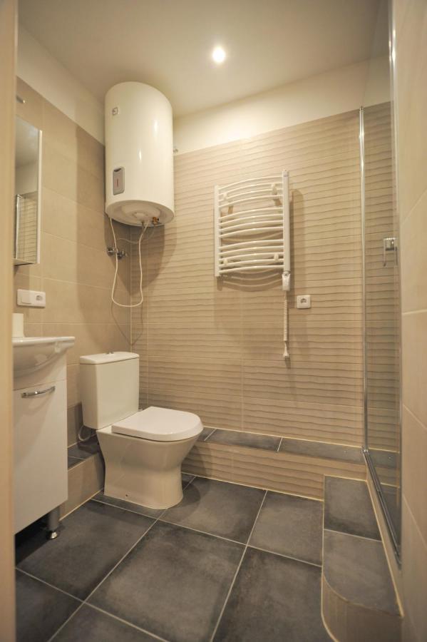 Central Comfort At Hanzas Residence, Stay Near Cafes, Bars, Museums & Esplanade รีกา ภายนอก รูปภาพ