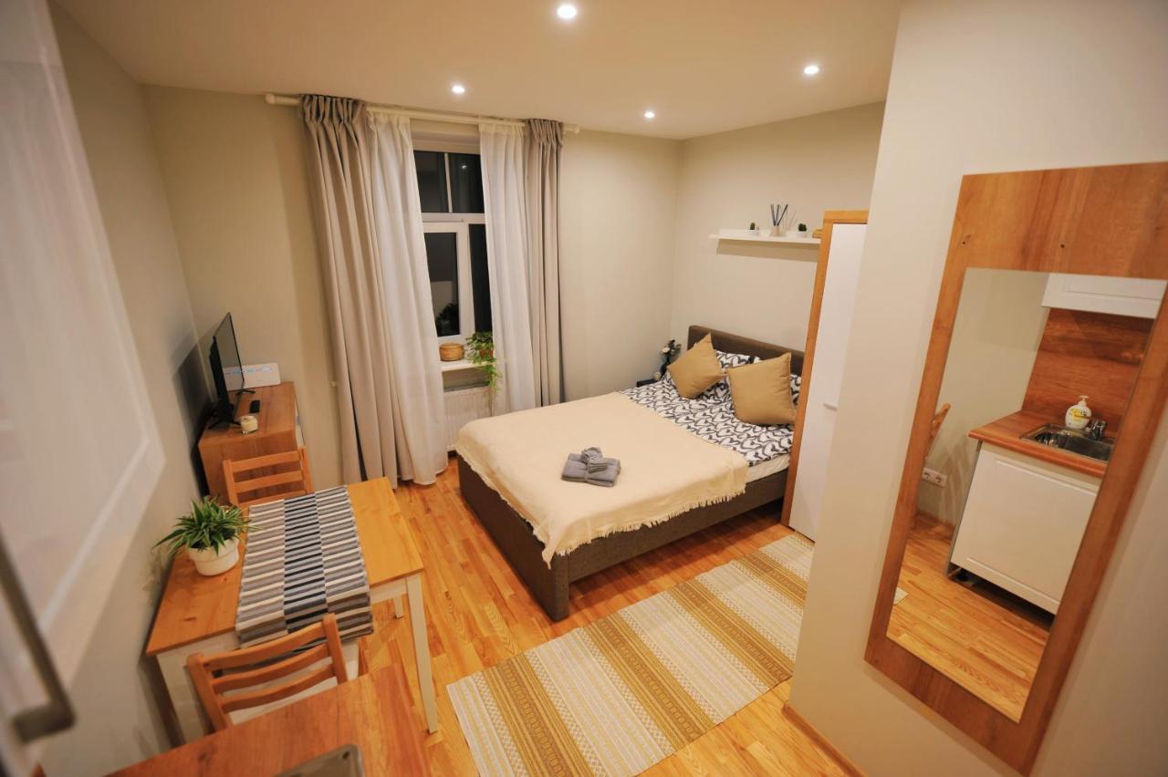 Central Comfort At Hanzas Residence, Stay Near Cafes, Bars, Museums & Esplanade รีกา ภายนอก รูปภาพ