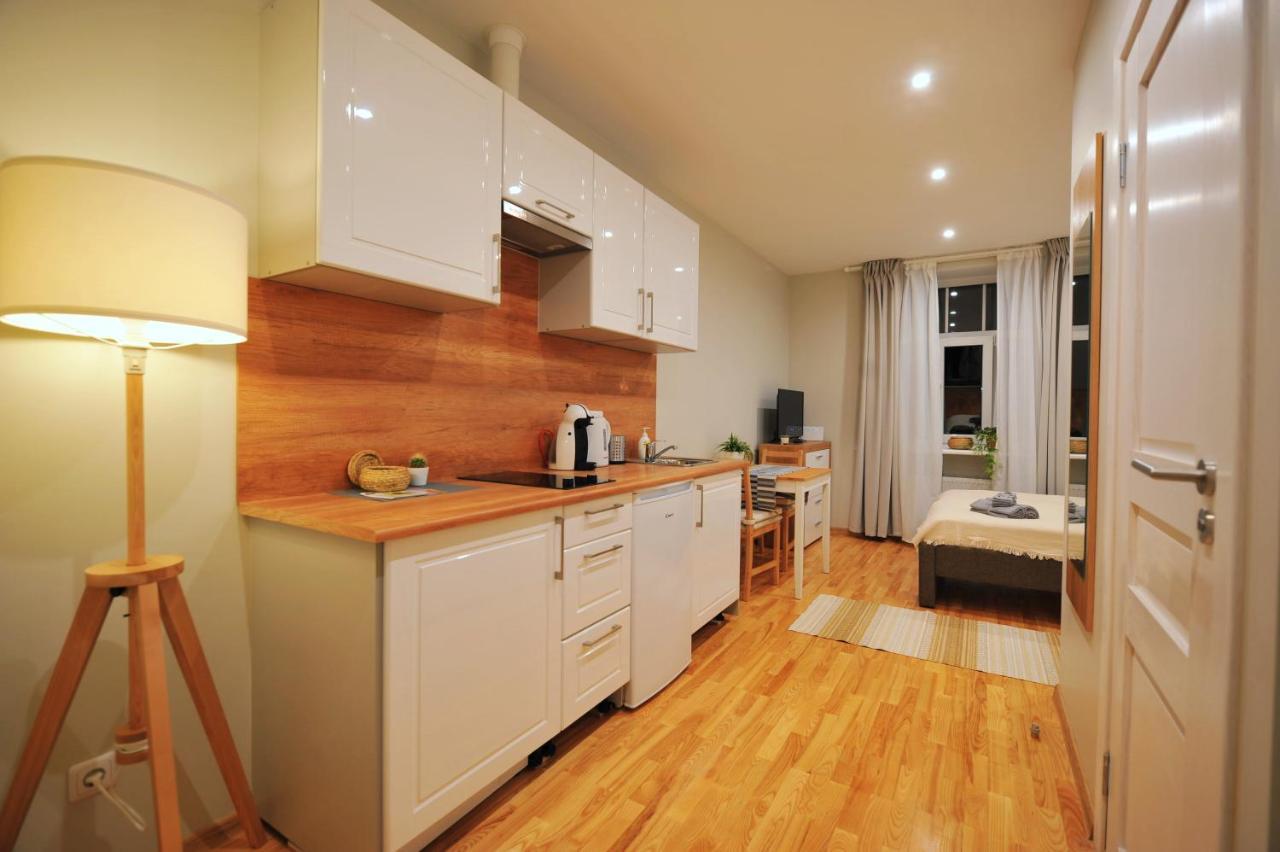 Central Comfort At Hanzas Residence, Stay Near Cafes, Bars, Museums & Esplanade รีกา ภายนอก รูปภาพ