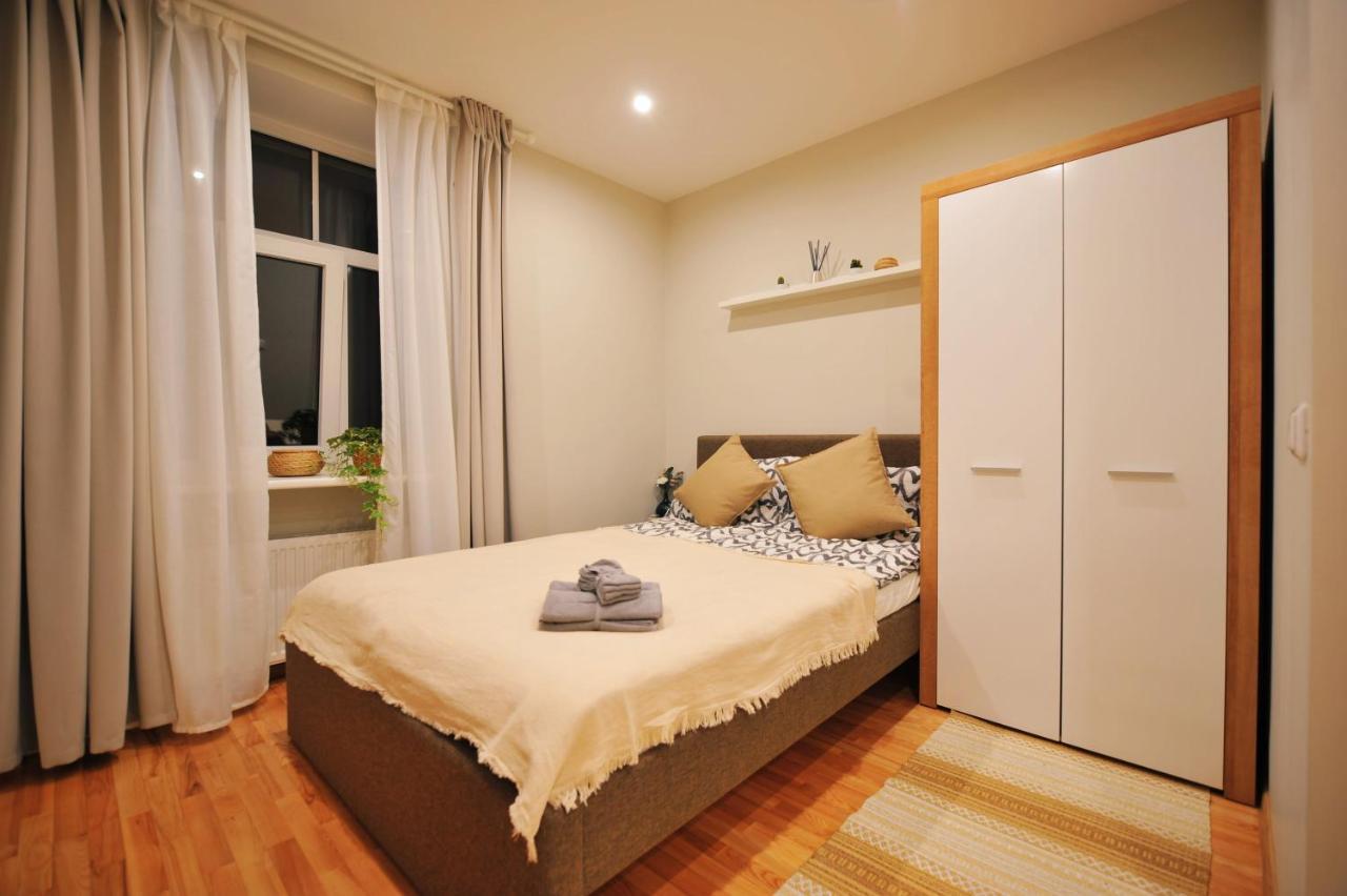 Central Comfort At Hanzas Residence, Stay Near Cafes, Bars, Museums & Esplanade รีกา ภายนอก รูปภาพ