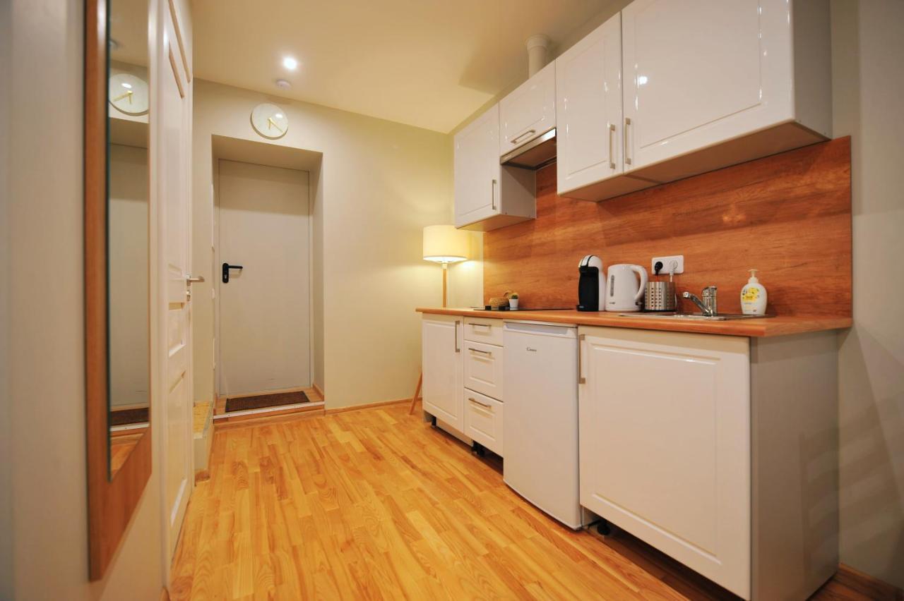 Central Comfort At Hanzas Residence, Stay Near Cafes, Bars, Museums & Esplanade รีกา ภายนอก รูปภาพ