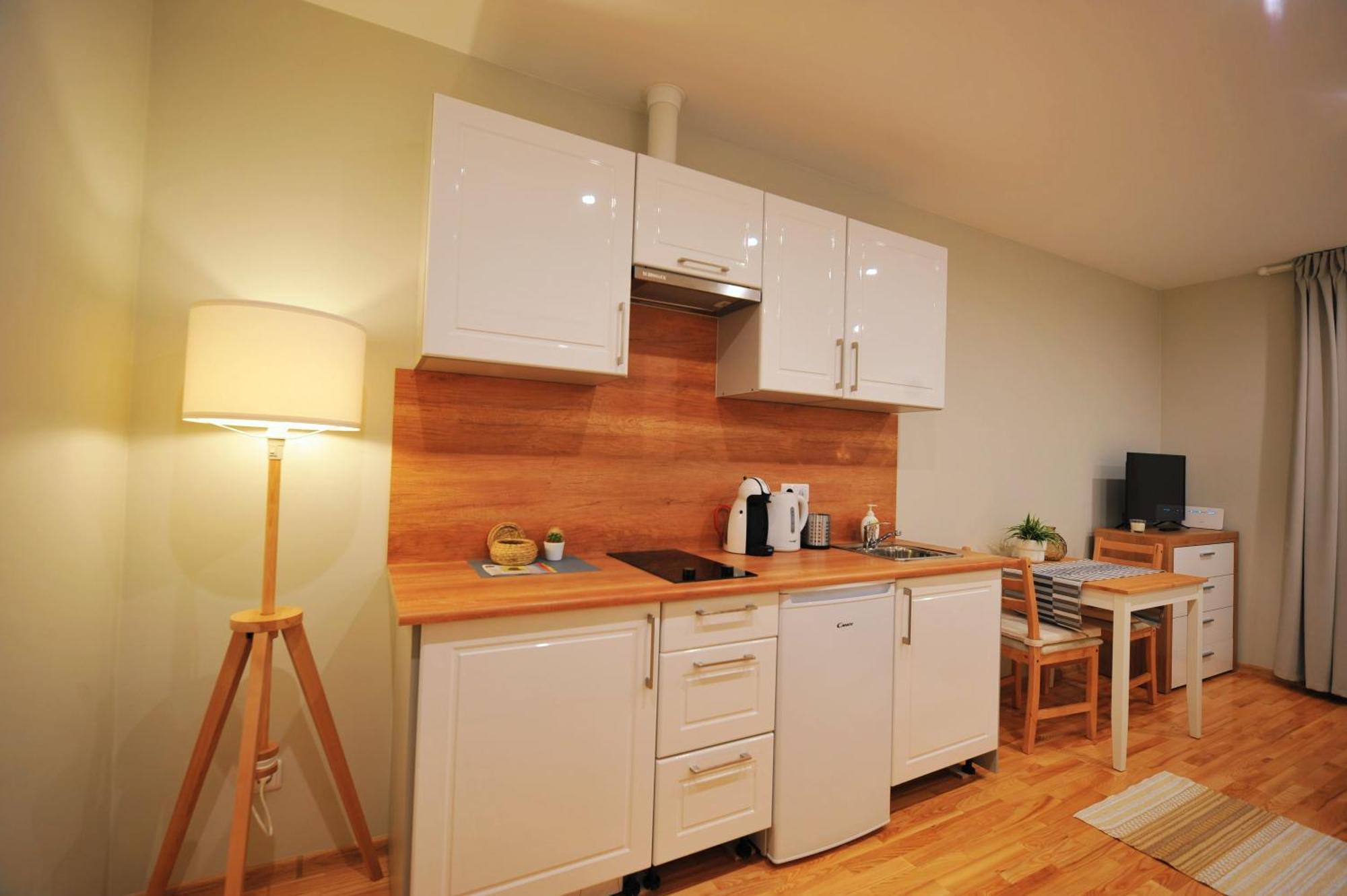 Central Comfort At Hanzas Residence, Stay Near Cafes, Bars, Museums & Esplanade รีกา ห้อง รูปภาพ