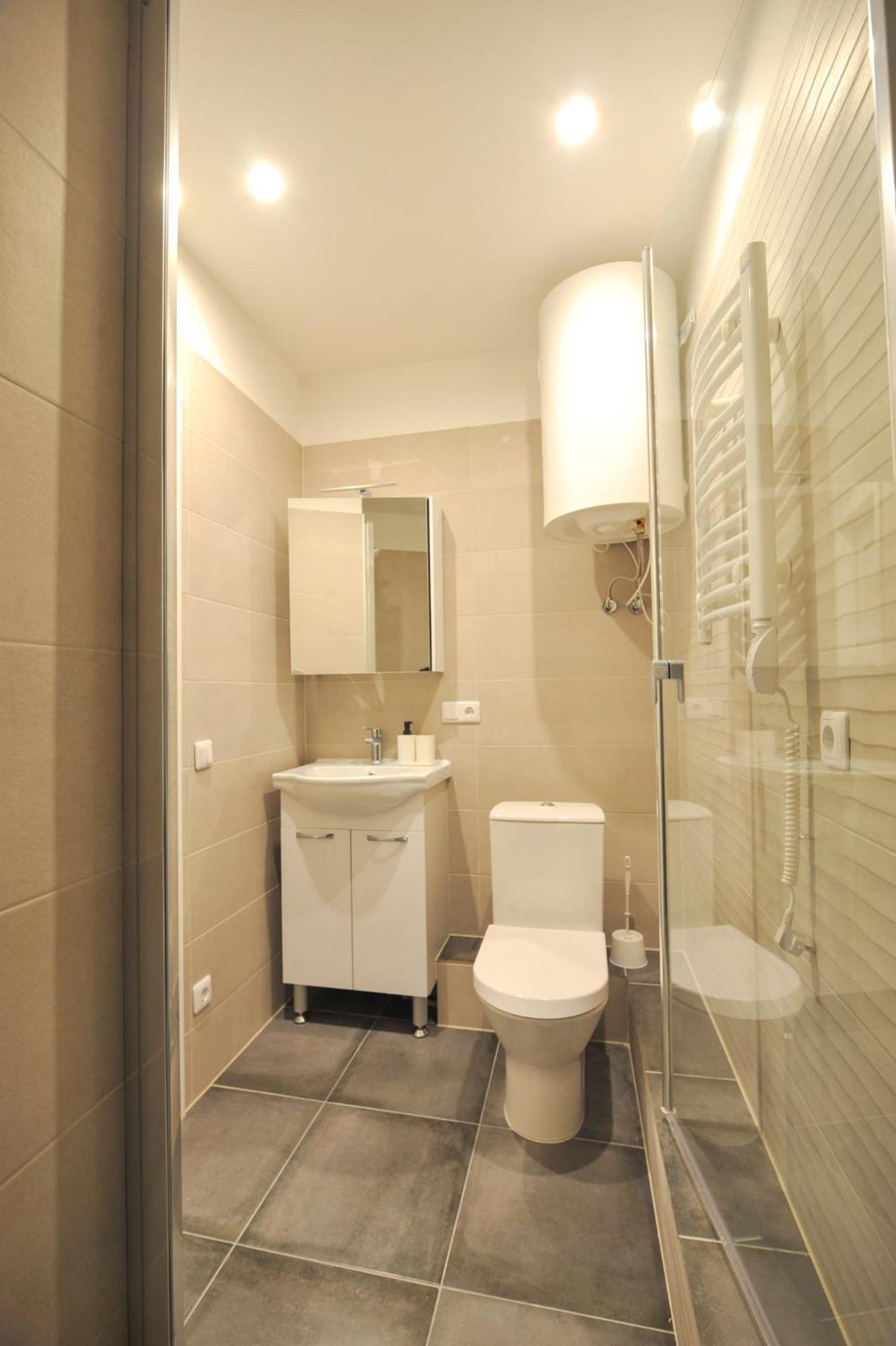 Central Comfort At Hanzas Residence, Stay Near Cafes, Bars, Museums & Esplanade รีกา ห้อง รูปภาพ